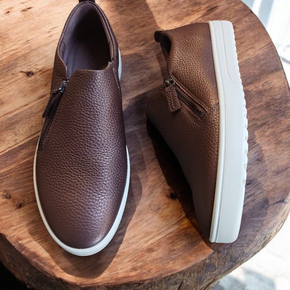 ECCO Women's Fara Slip-On Sneakers Metallic Copper Size 8 – Leather, NWOT - Picture 2 of 12